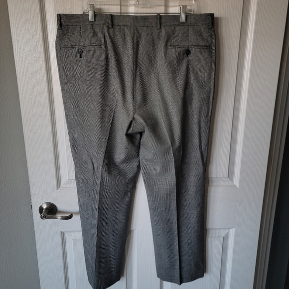 Tommy Hilfiger Plaid Suit Mens 42R Double Vent Jacket 39W X 29L Flat Front Pants - Picture 14 of 16